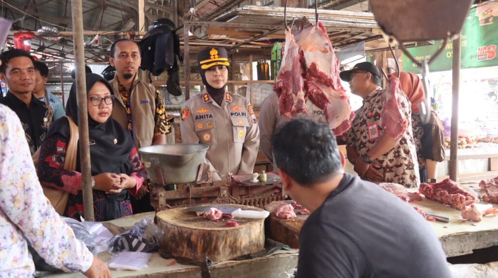 Kapolres Purbalingga periksa harga pasar