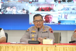 Kadiv Humas Polda Jateng, Kombes Pol.Artanto, berikan keteran Pers kepada awak media